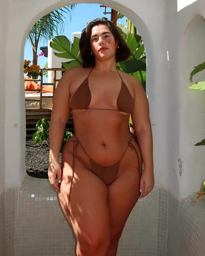 Pearl Maria Froud hot
