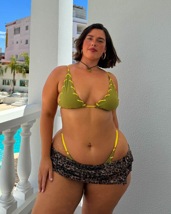 Pearl Maria Froud hot